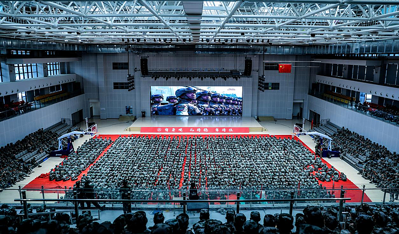 我校师生观看纪念中国人民抗日战争暨世界反法西斯战争胜利80周年大会